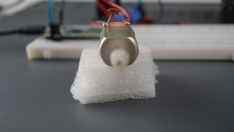 Dc motor spinning